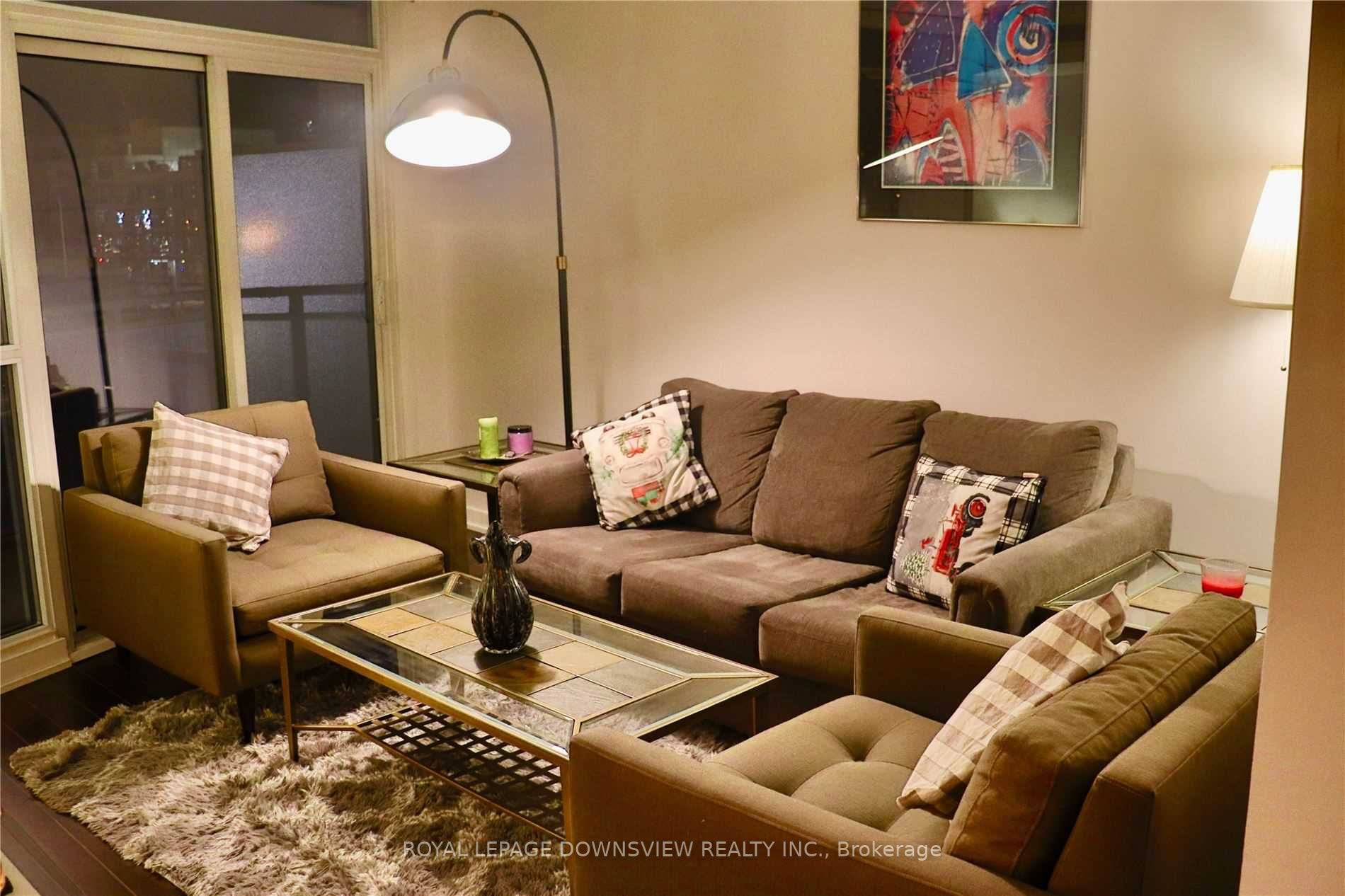 38 Dan Leckie Way, #909