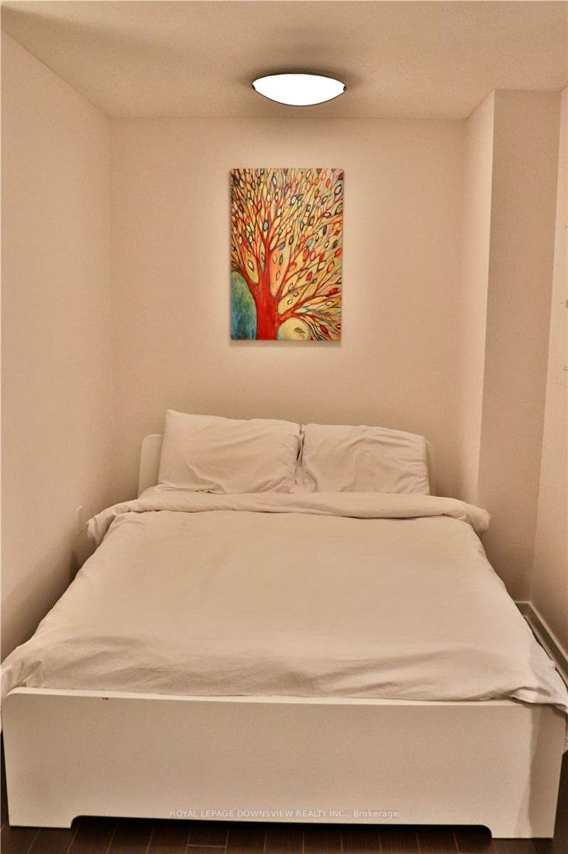 38 Dan Leckie Way, #909