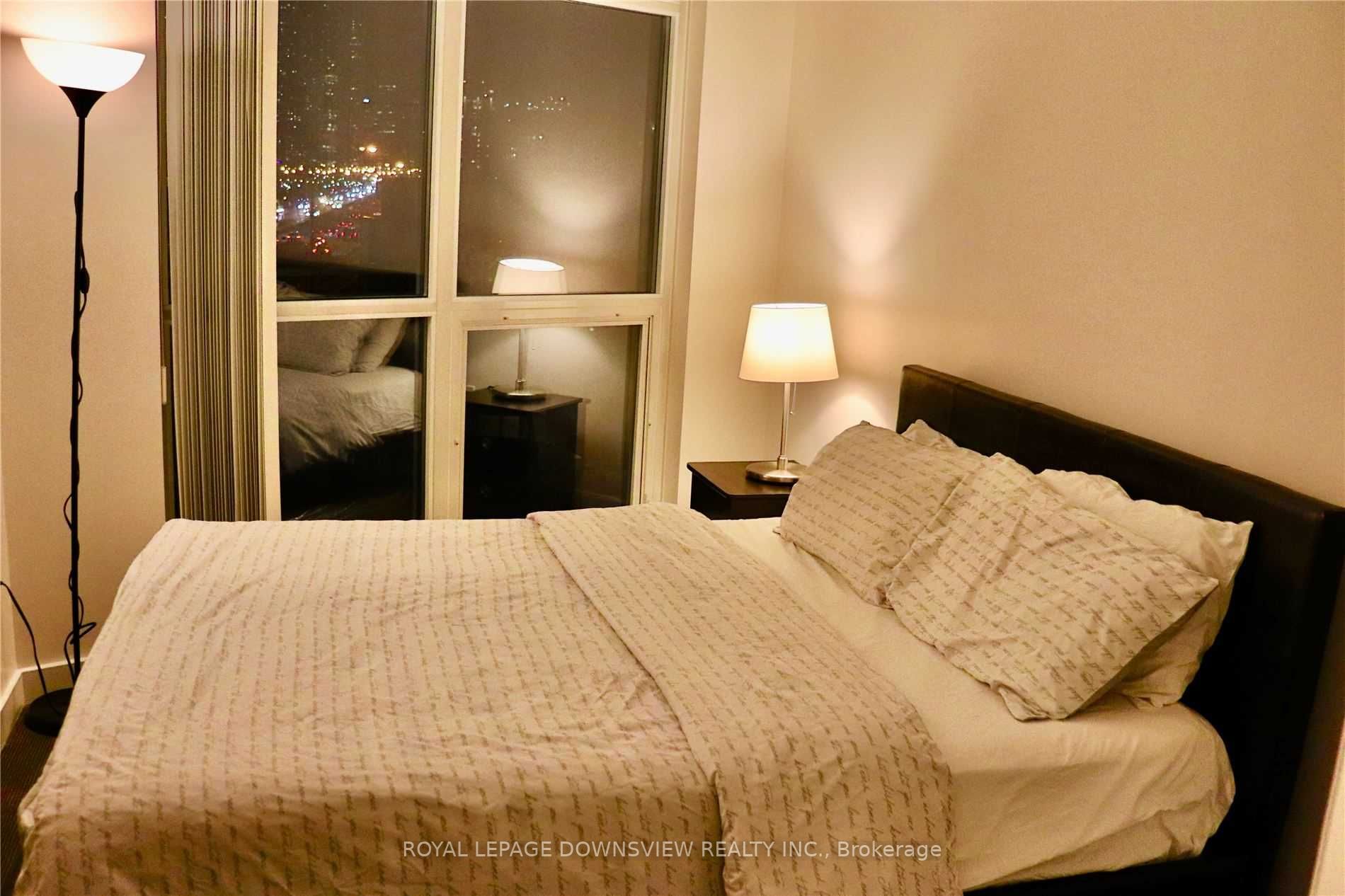 38 Dan Leckie Way, #909