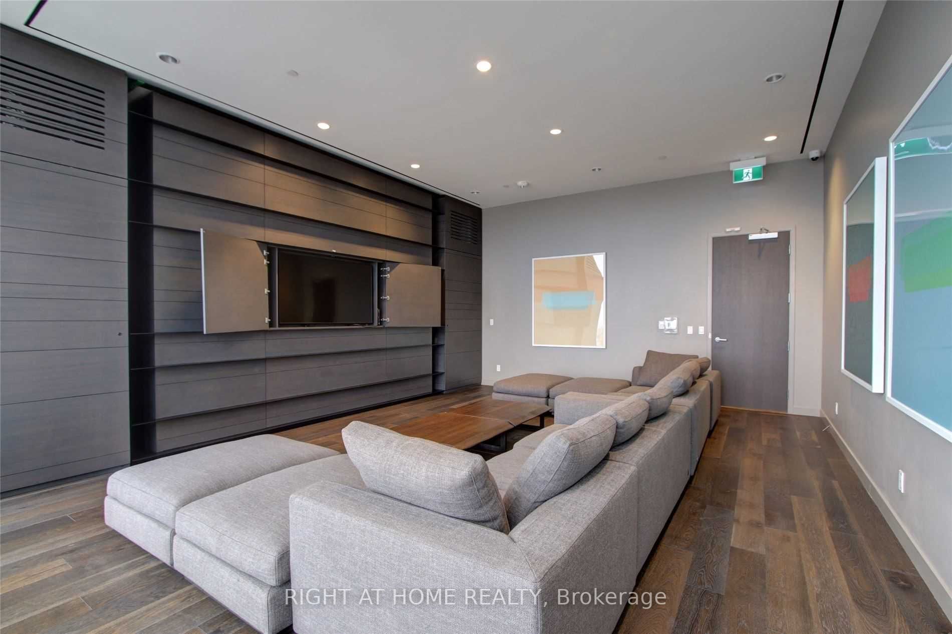 12 Bonnycastle St E, #824