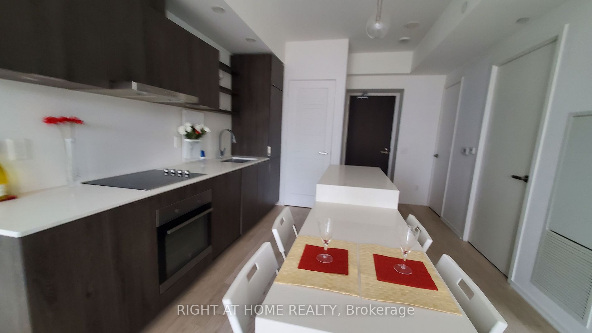 12 Bonnycastle St E, #824