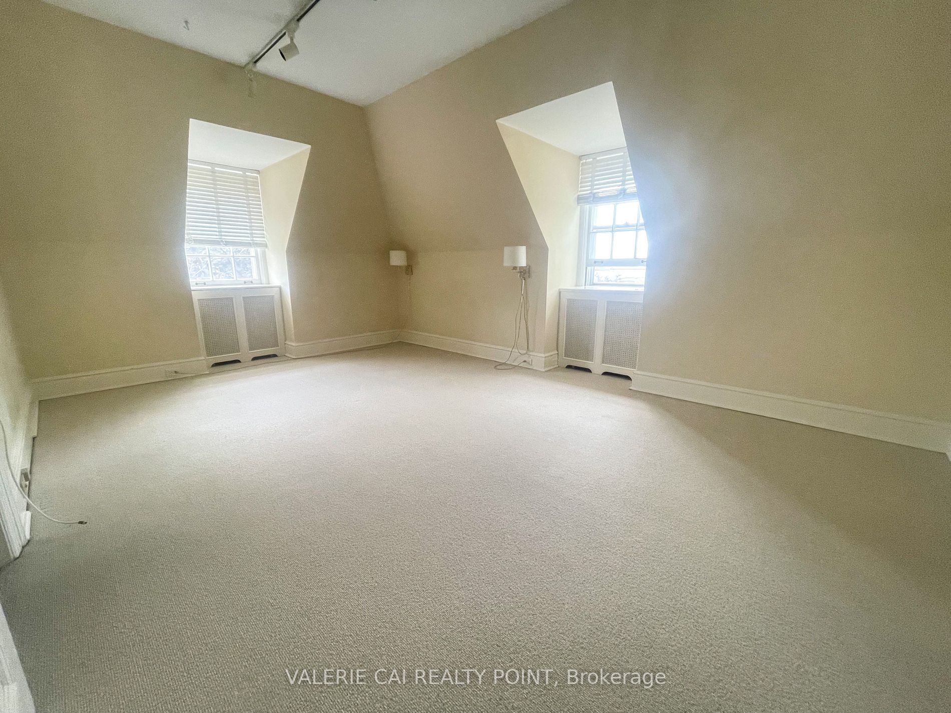 435 Russell Hill Road