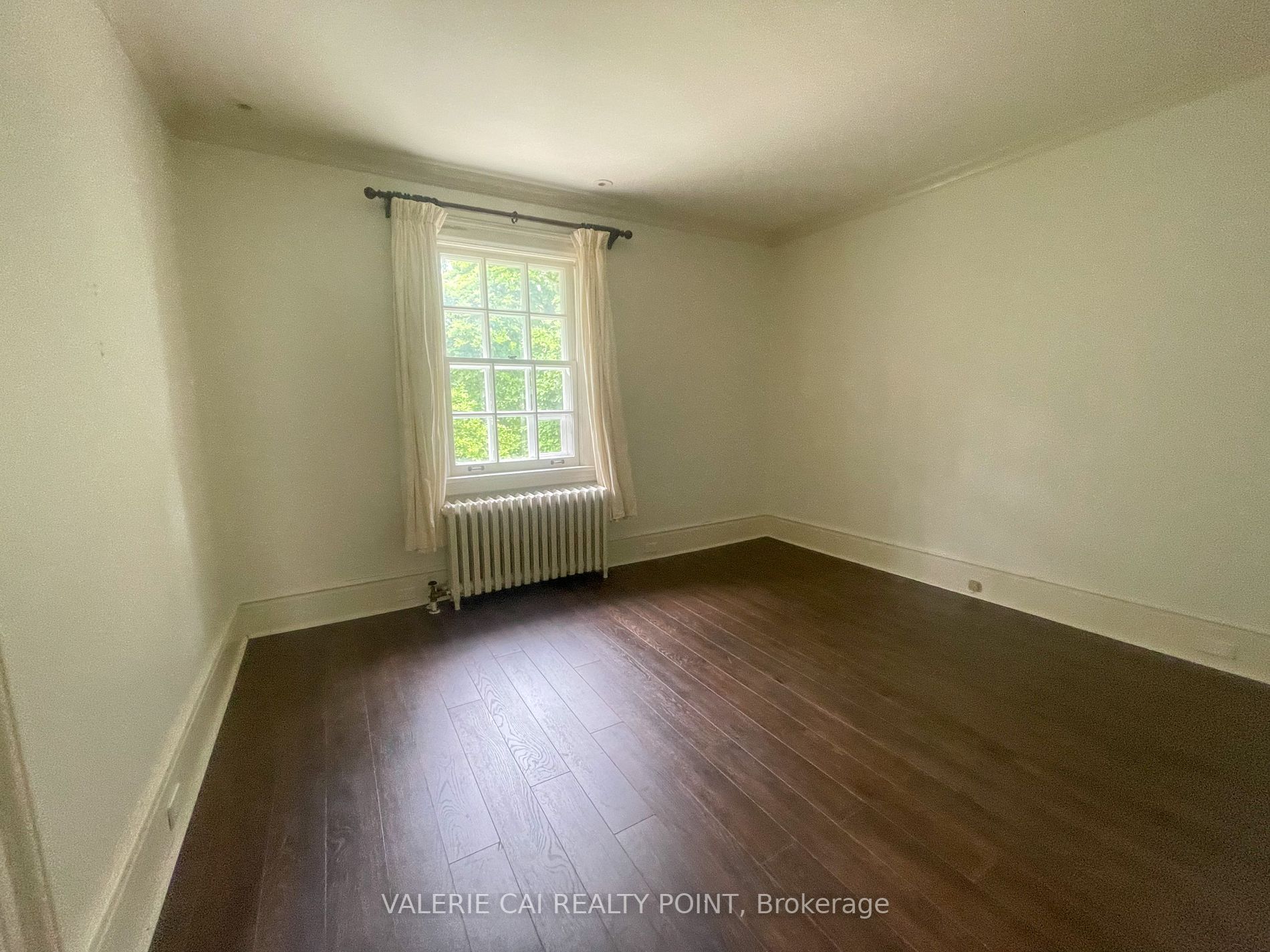 435 Russell Hill Road