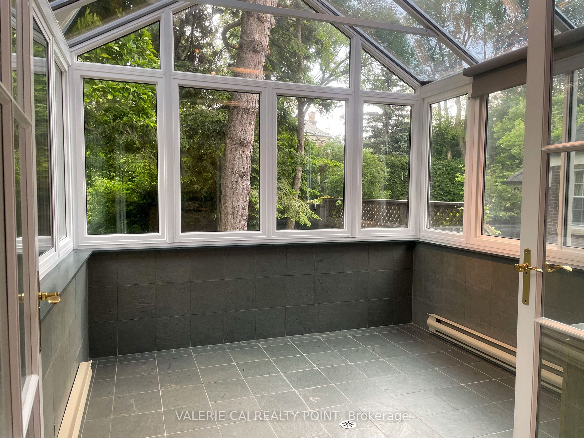 435 Russell Hill Road