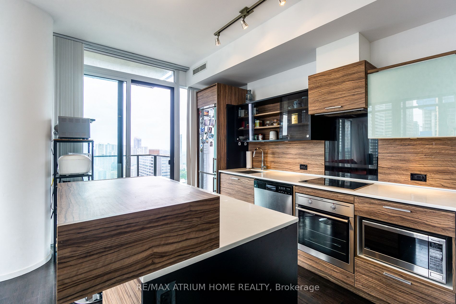 75 St Nicholas St, #2708