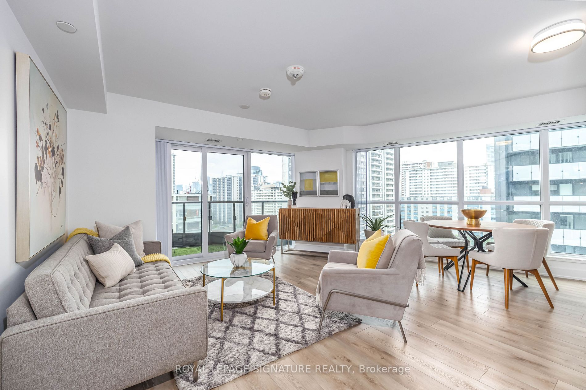 585 Bloor St E, #1322