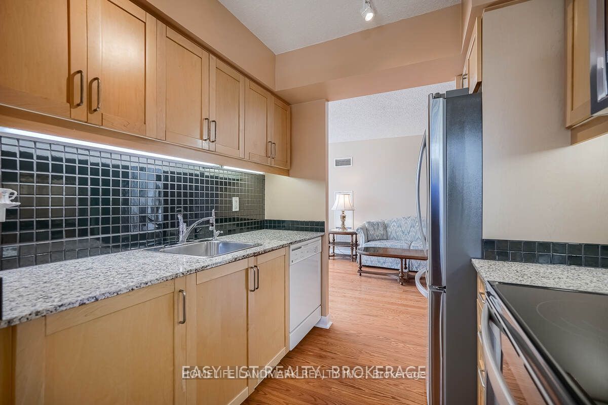 33 Sheppard Ave E, #910
