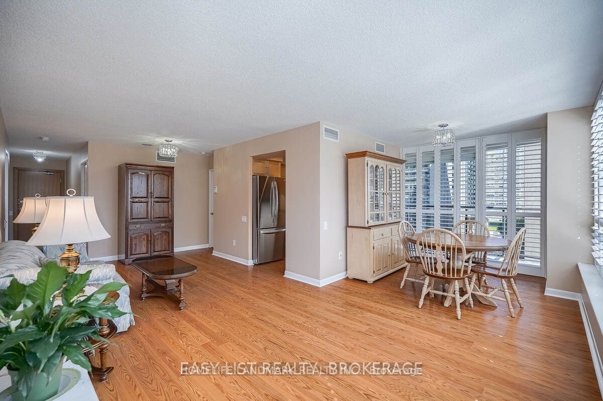 33 Sheppard Ave E, #910