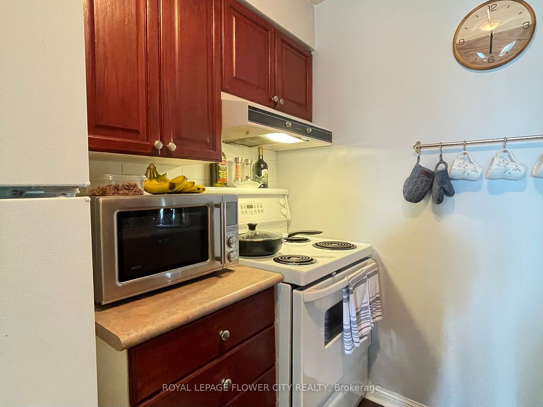 228 Queens Quay W, #801