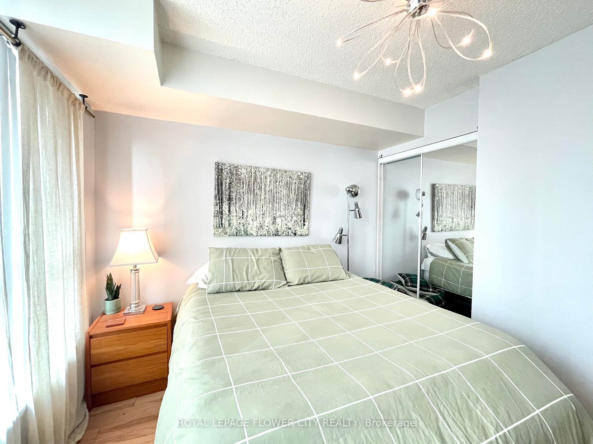 228 Queens Quay W, #801