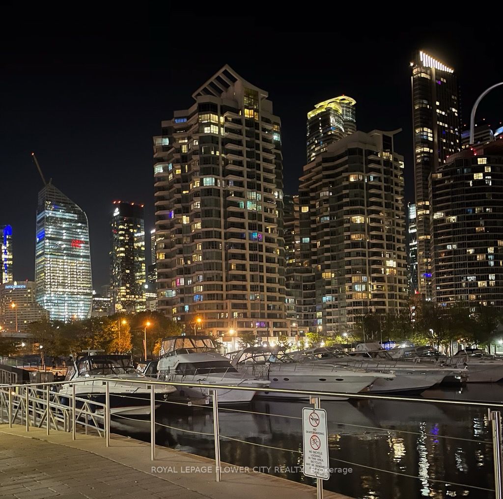 228 Queens Quay W, #801
