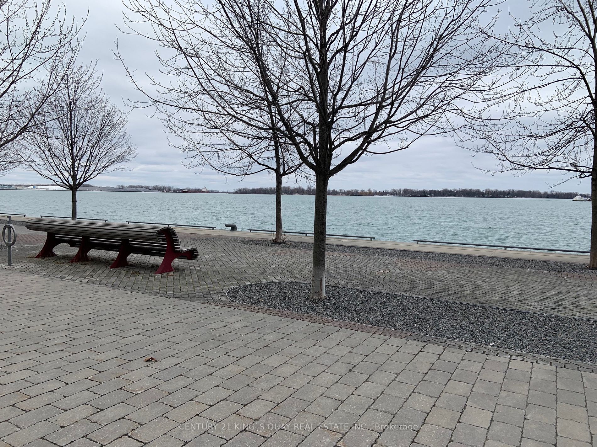 15 Queens Quay E, #913