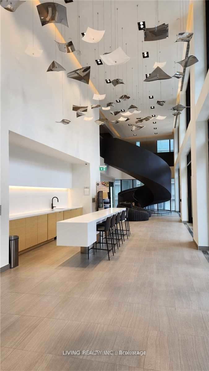 1 Yorkville Ave, #3607