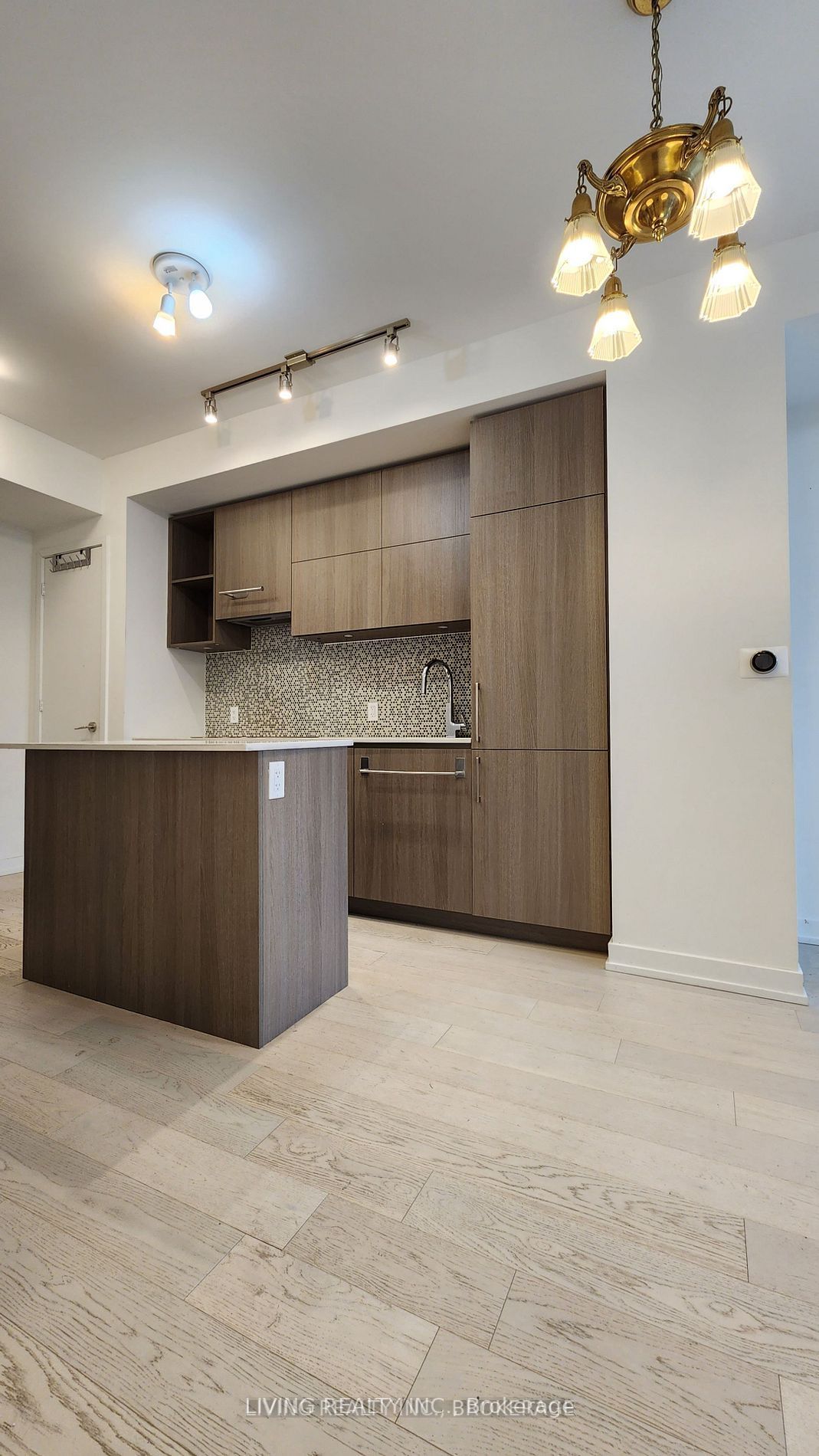 1 Yorkville Ave, #3607