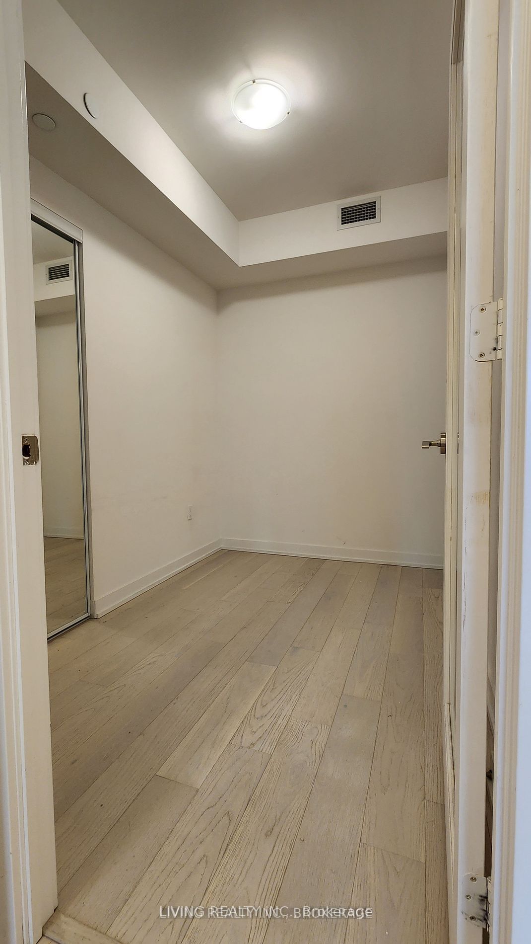 1 Yorkville Ave, #3607