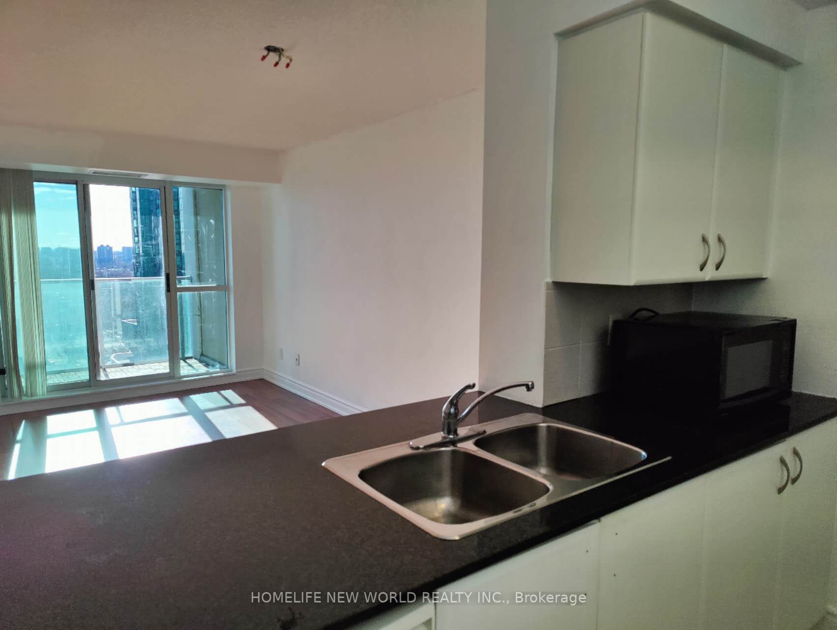 31 Bales Ave, #2103