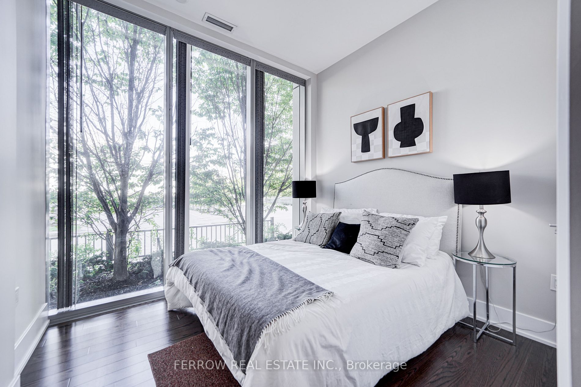 39 Queens Quay E, #101
