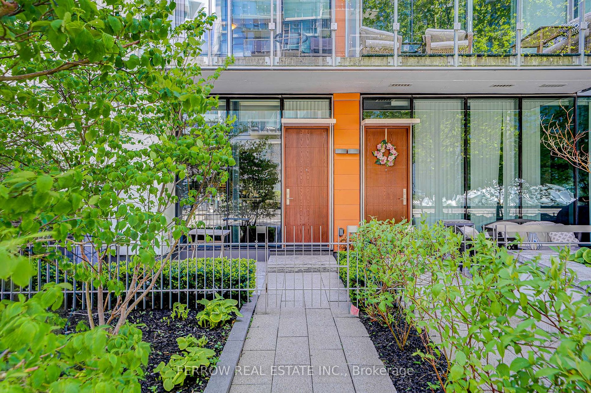 39 Queens Quay E, #101
