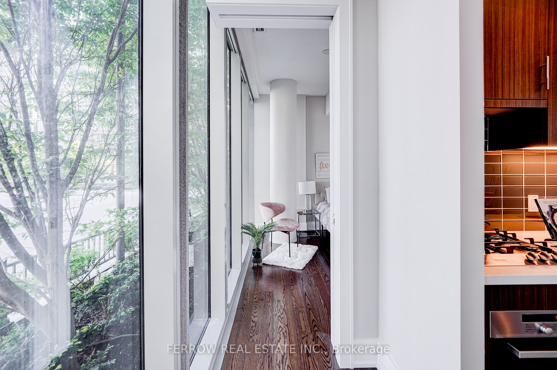 39 Queens Quay E, #101