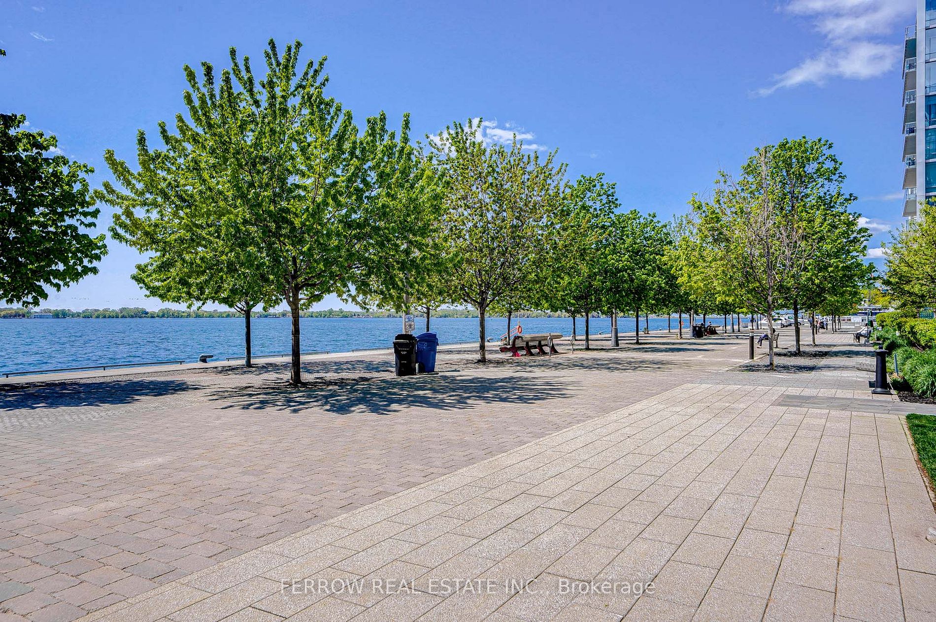 39 Queens Quay E, #101
