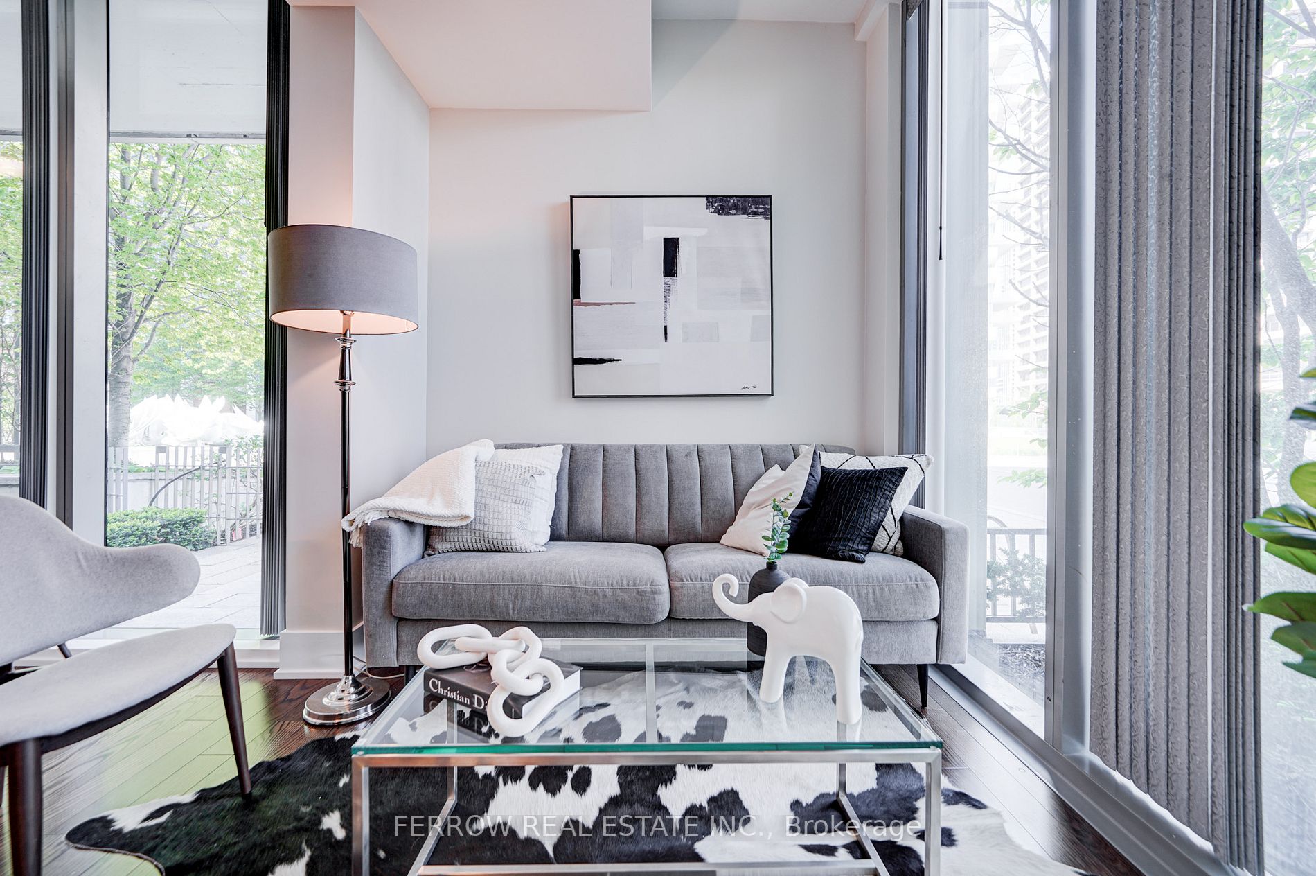 39 Queens Quay E, #101