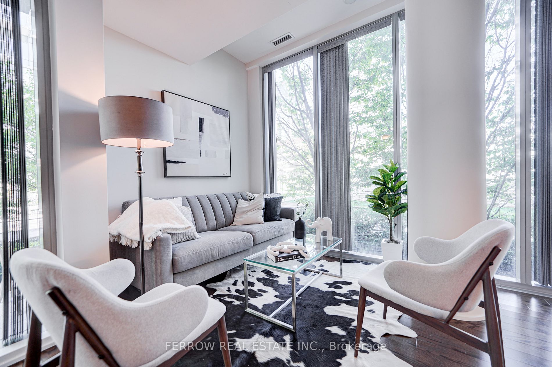 39 Queens Quay E, #101