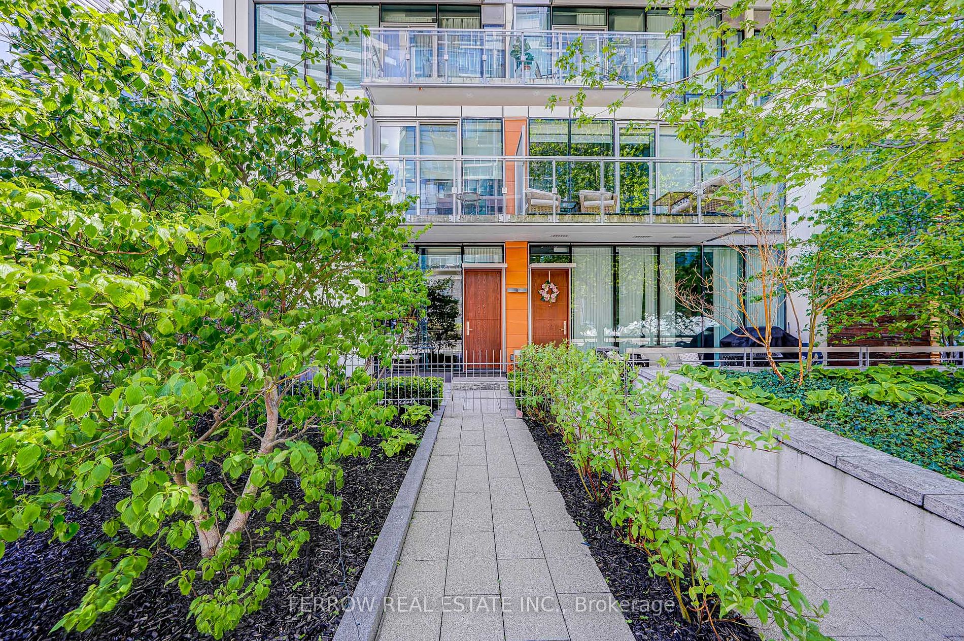 39 Queens Quay E, #101