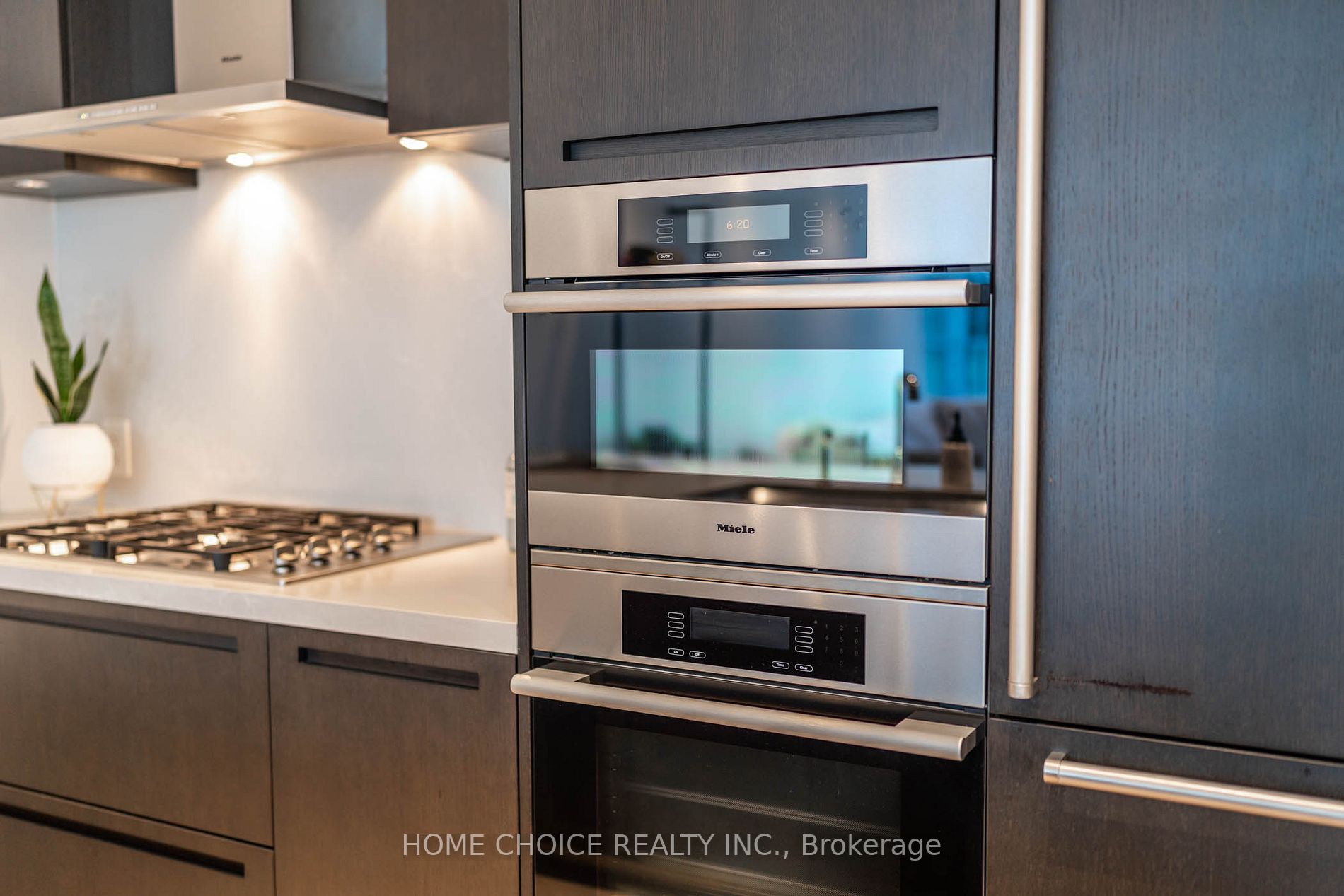 180 University Avenue, #2104