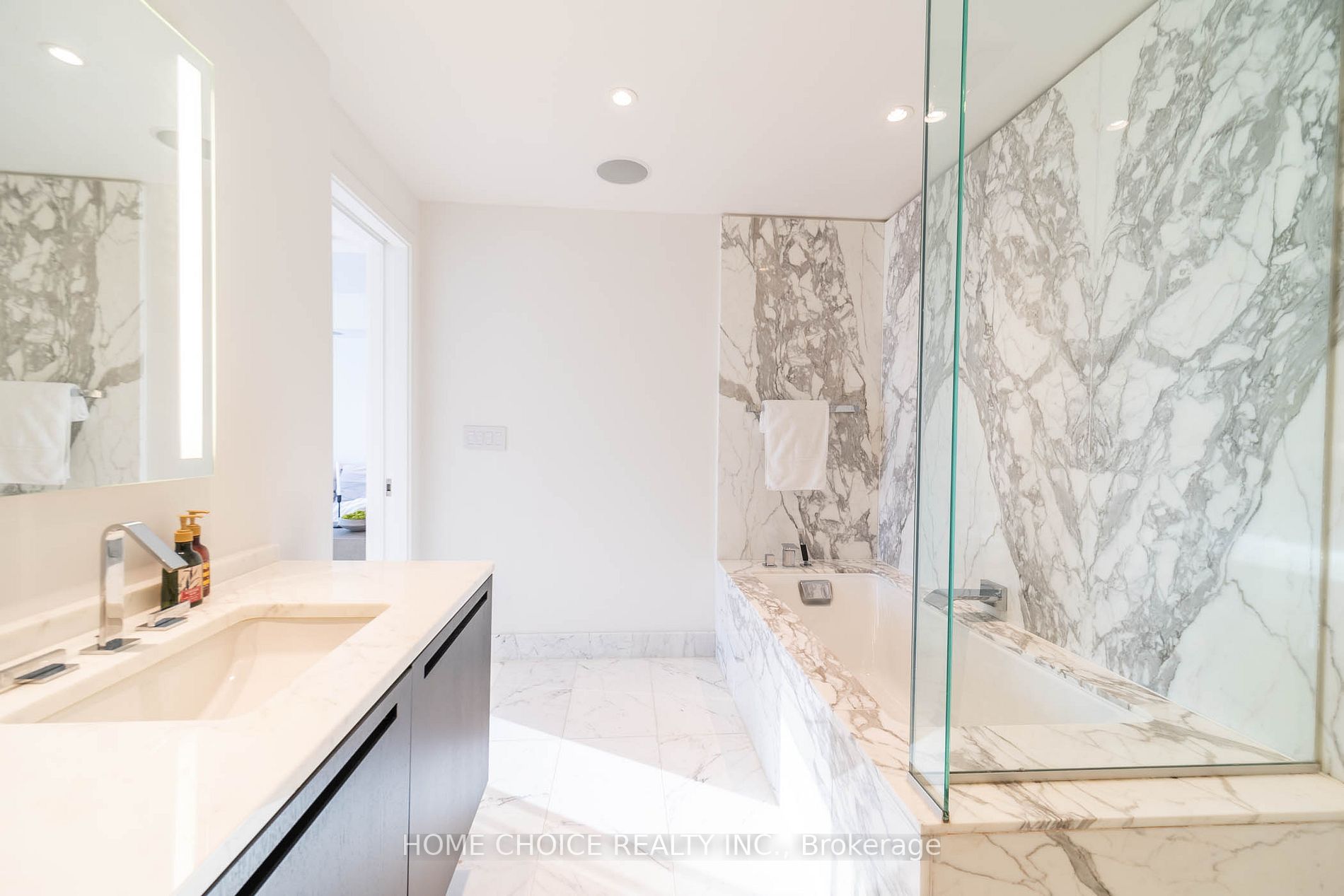 180 University Avenue, #2104