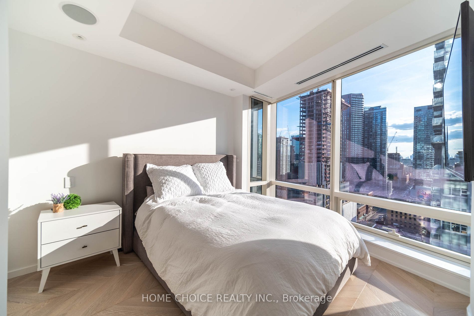 180 University Avenue, #2104