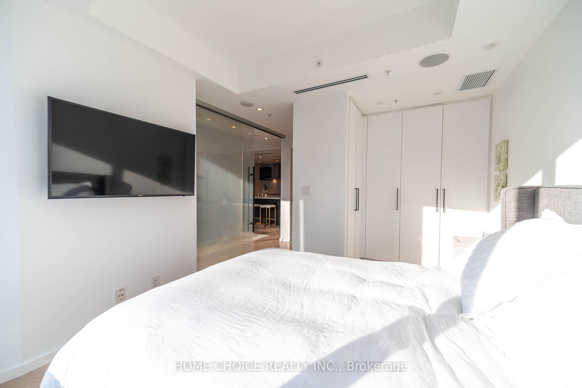 180 University Avenue, #2104