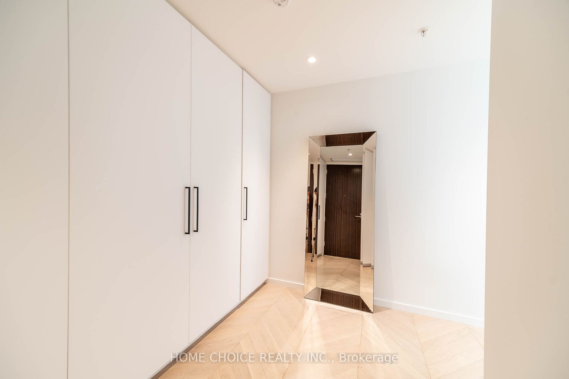 180 University Avenue, #2104