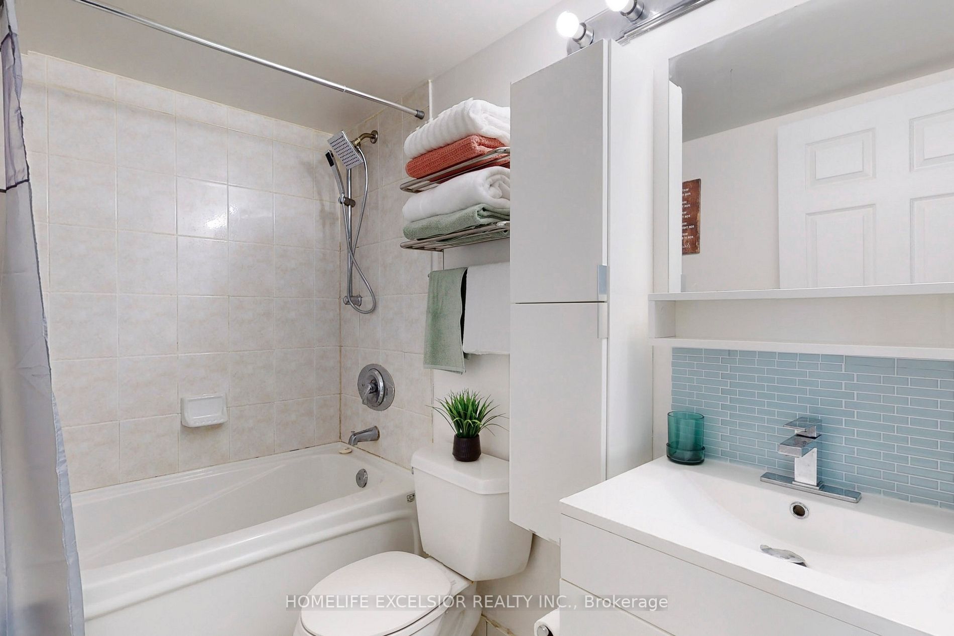 30 Harrison Garden Blvd, #1901