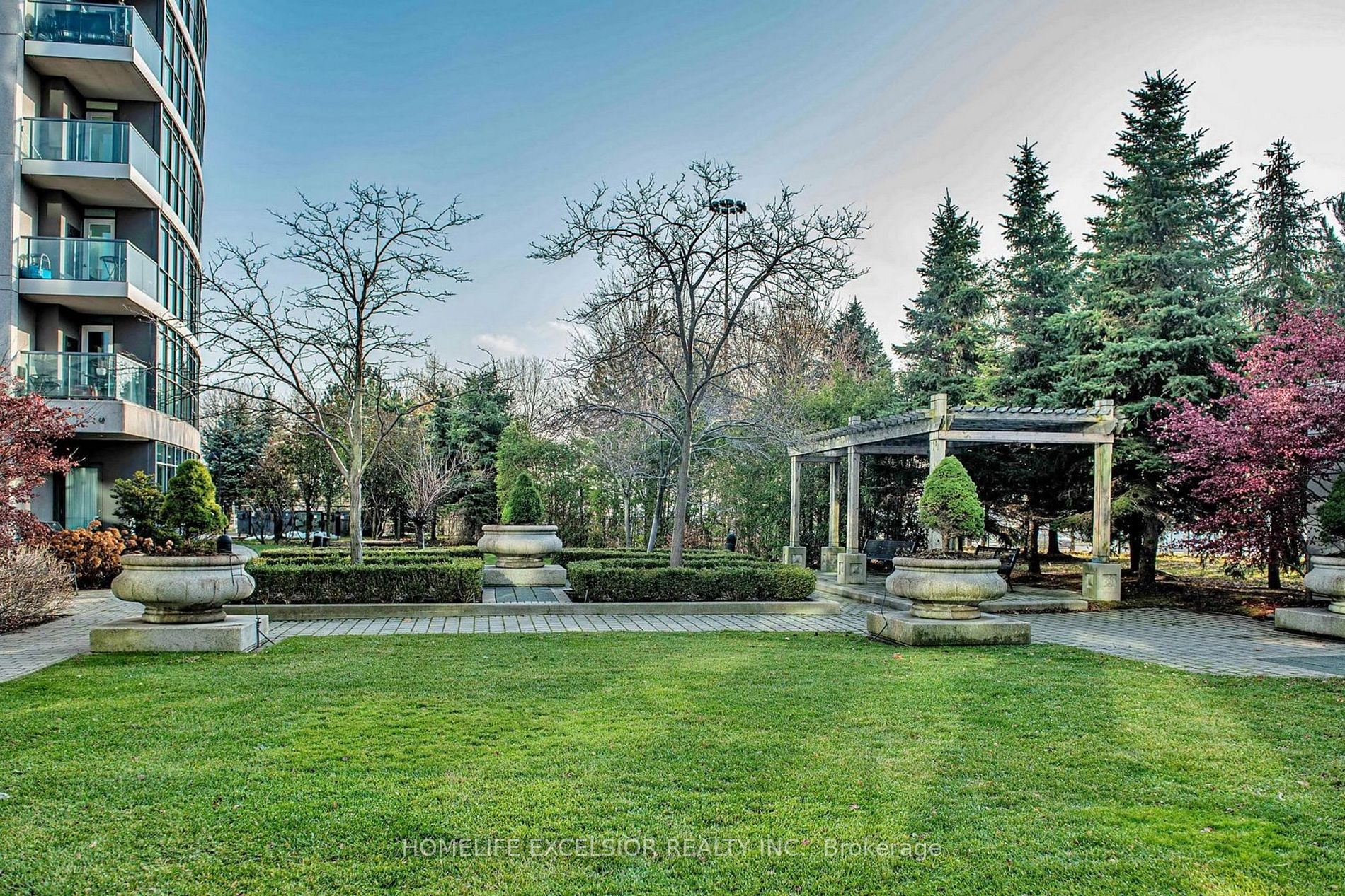 30 Harrison Garden Blvd, #1901