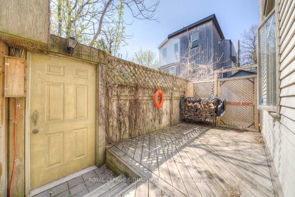 387 Shuter St