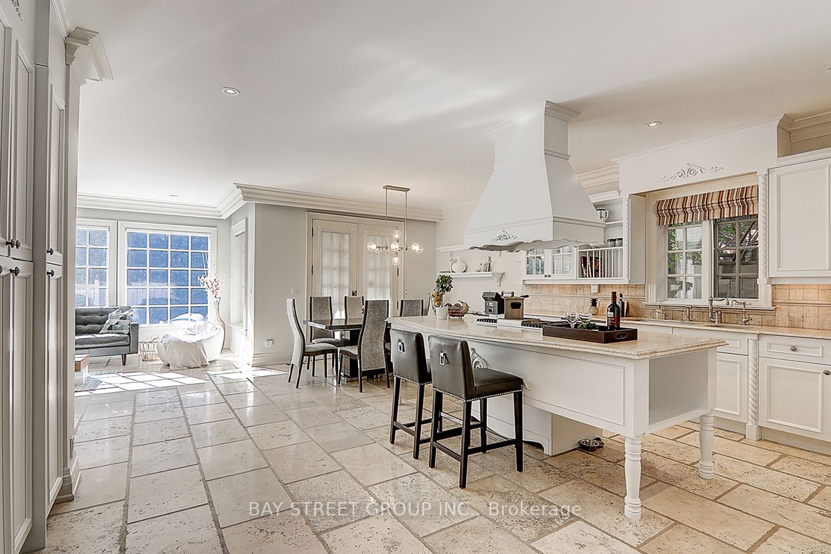 69 Munro Boulevard