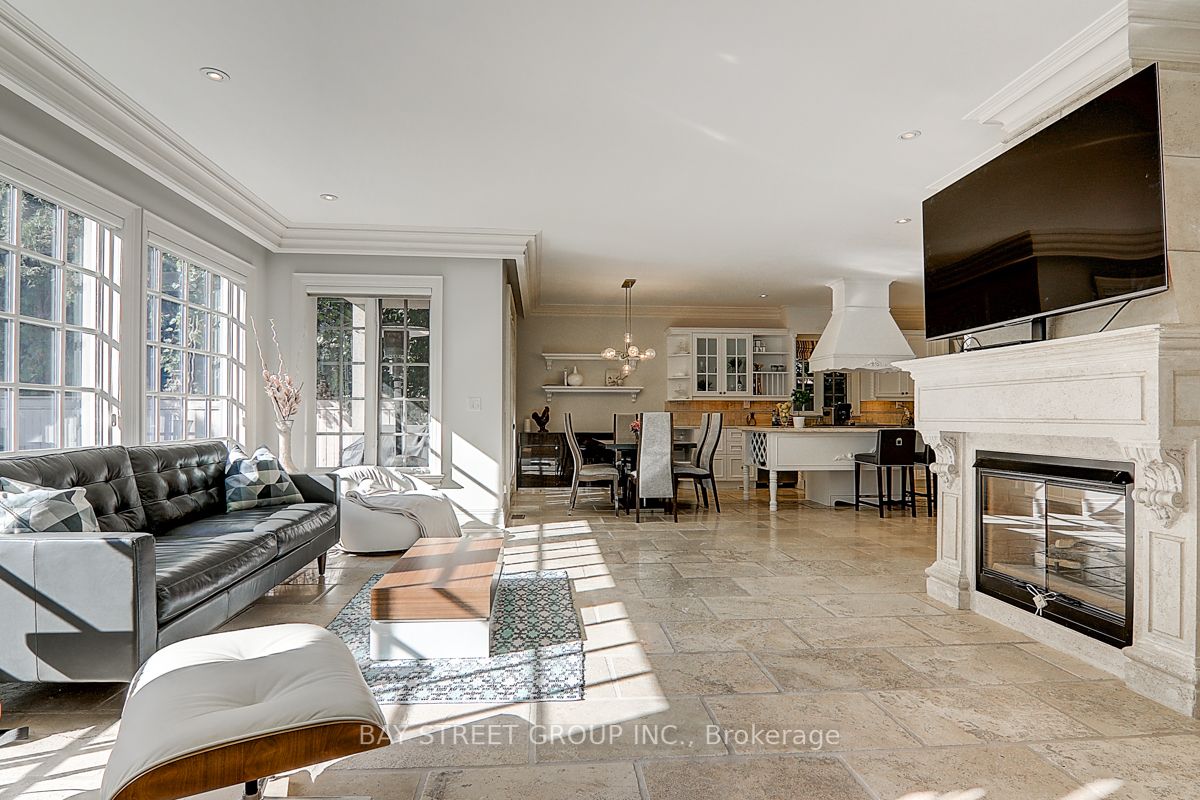 69 Munro Boulevard