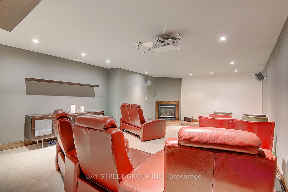 69 Munro Boulevard