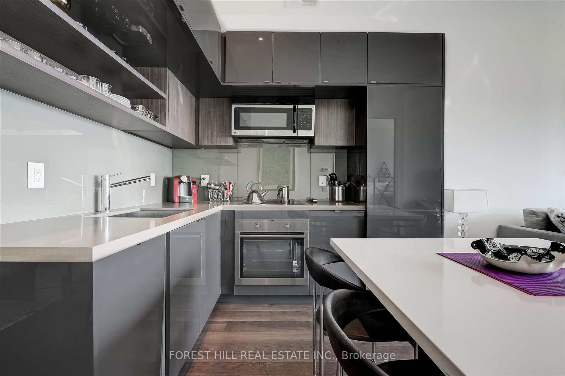111 St Clair Ave W, #1618