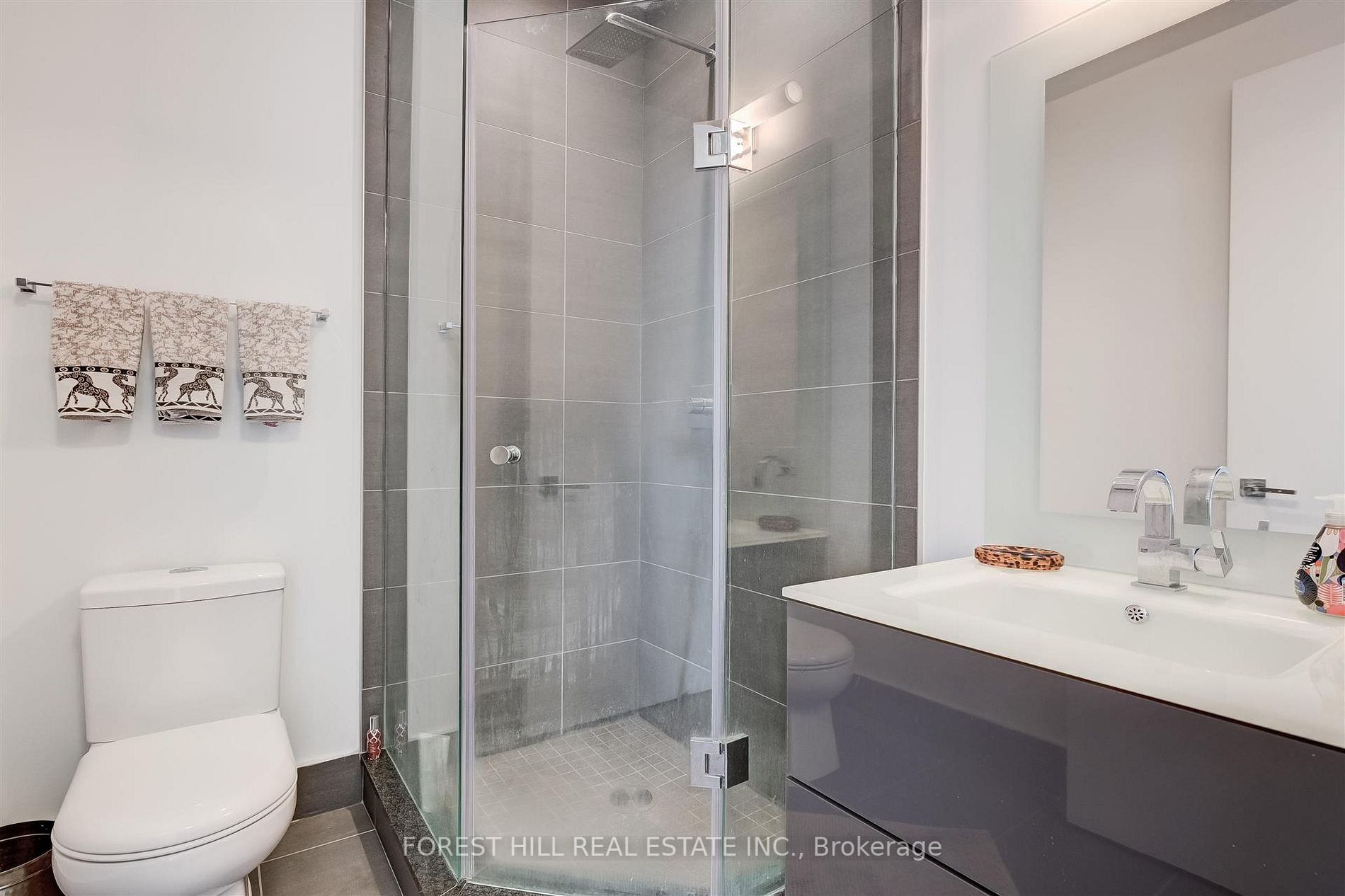 111 St Clair Ave W, #1618