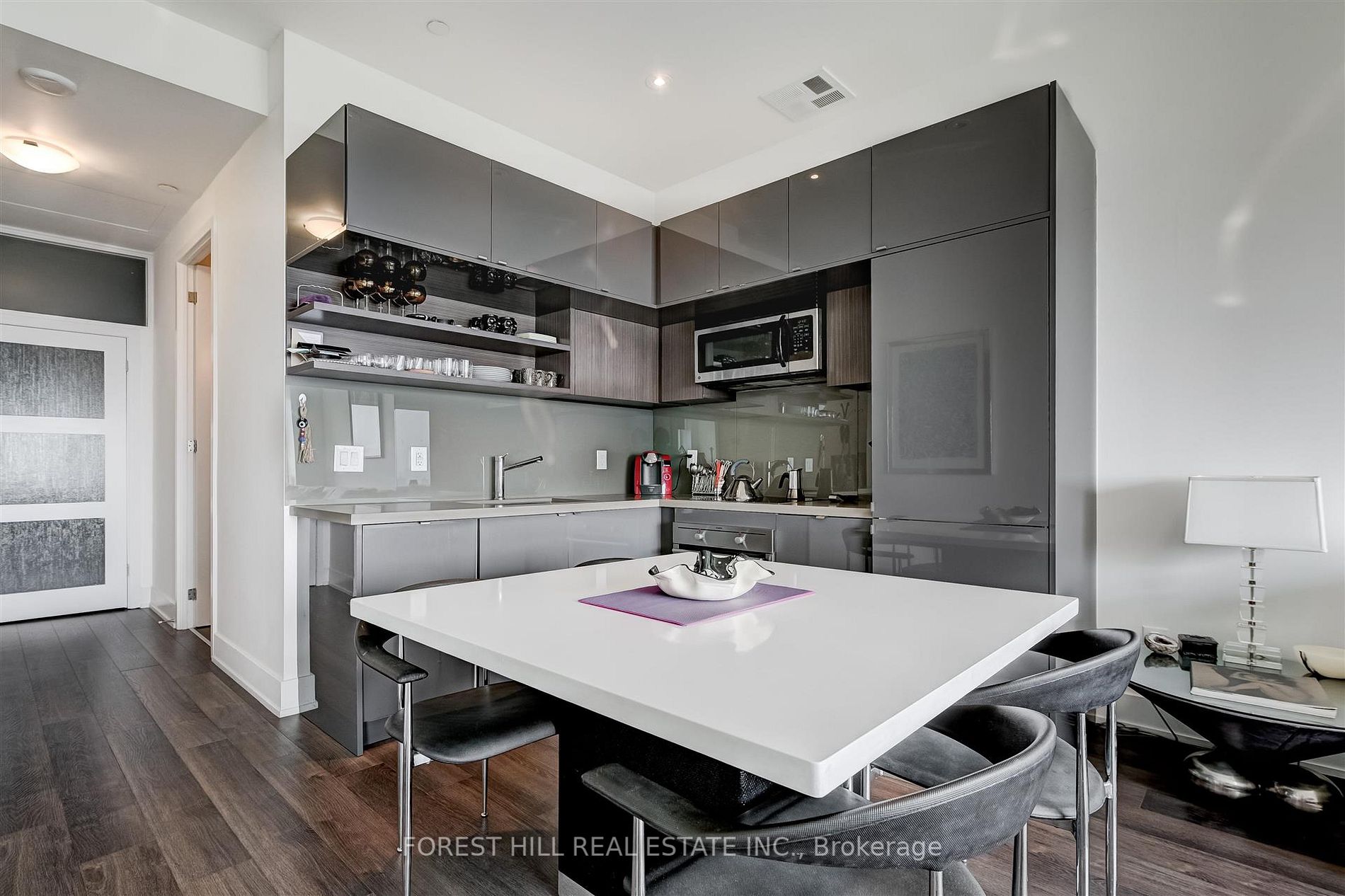 111 St Clair Ave W, #1618