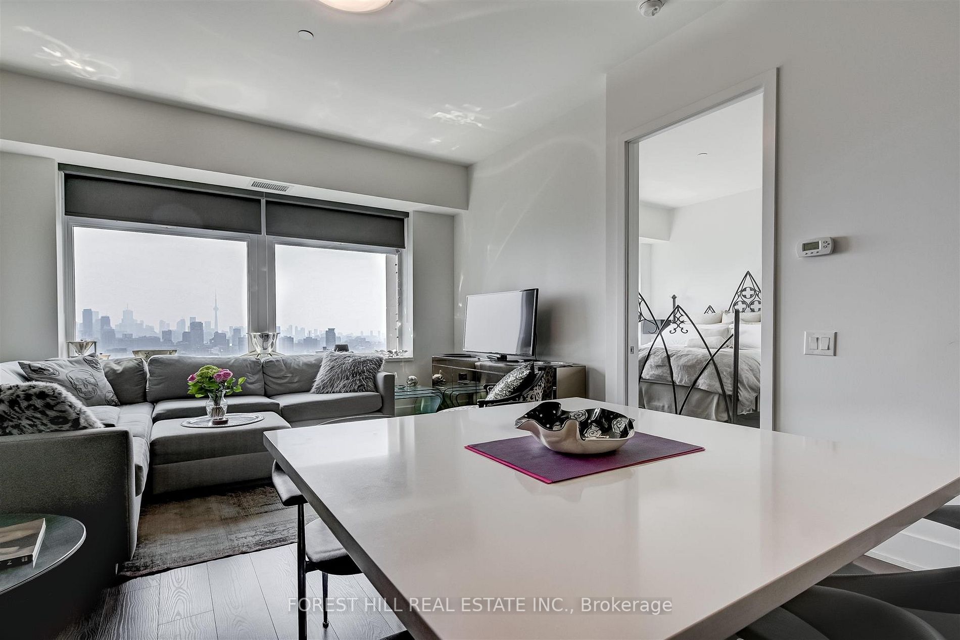 111 St Clair Ave W, #1618