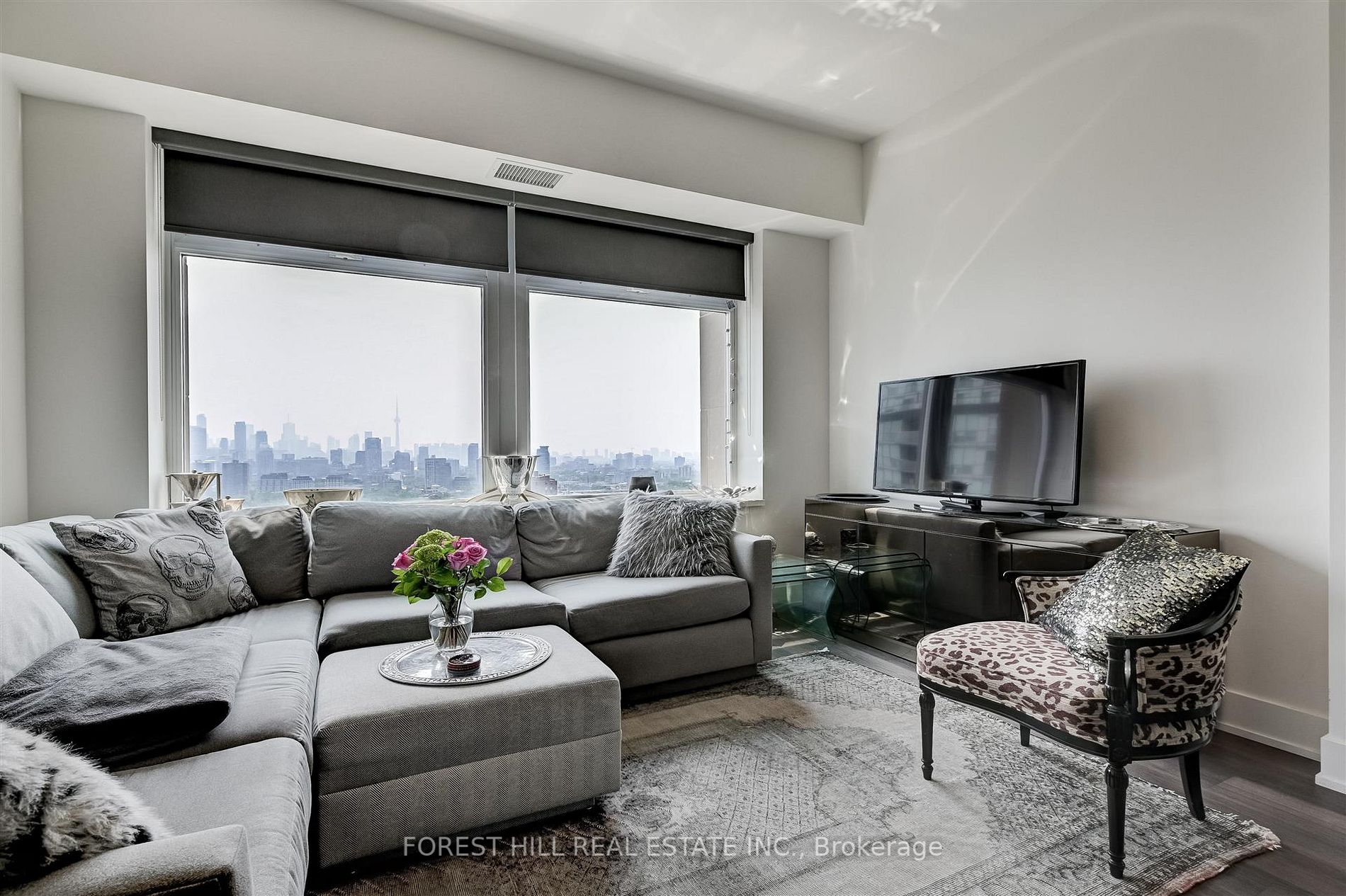 111 St Clair Ave W, #1618
