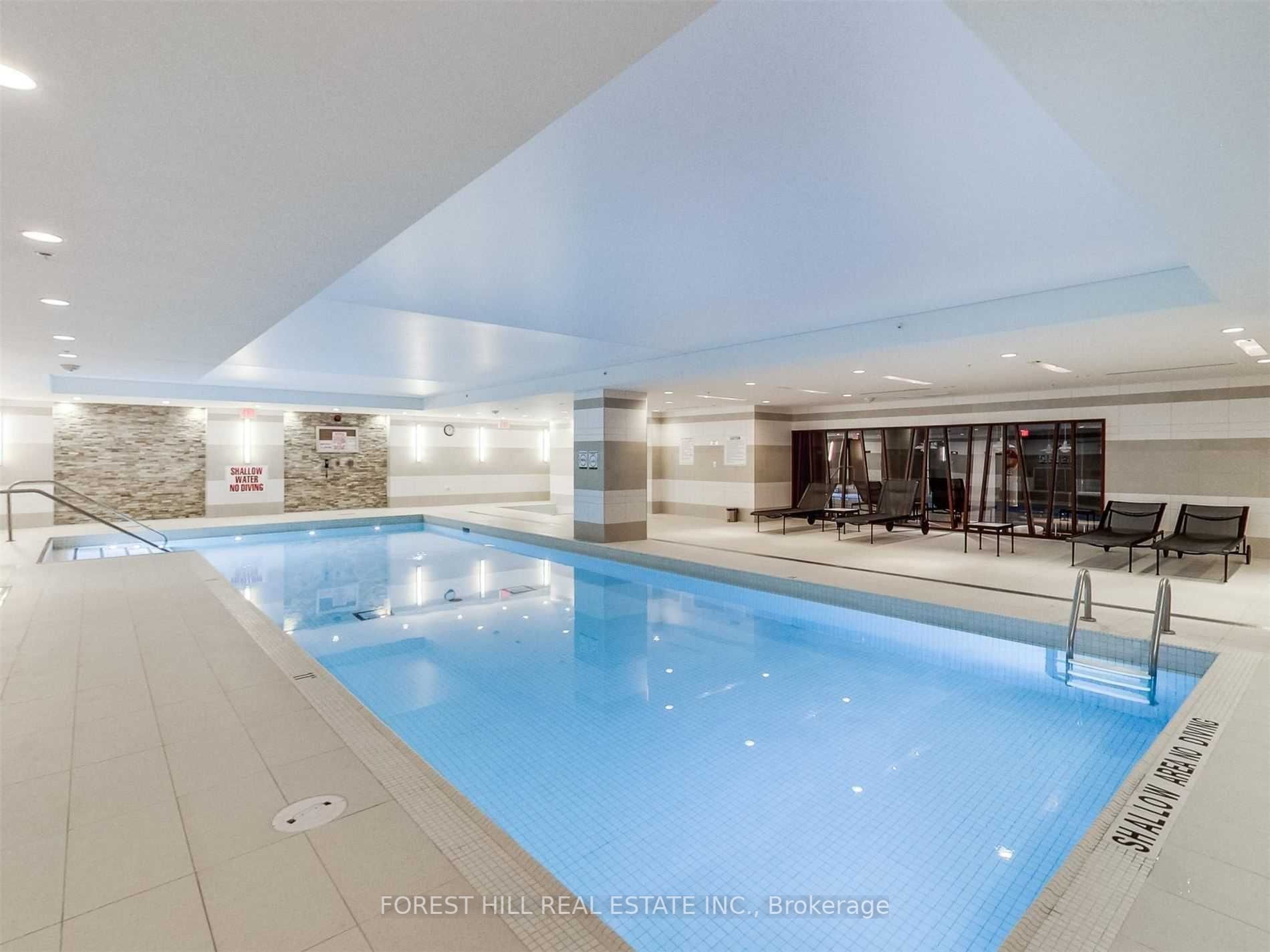111 St Clair Ave W, #1618
