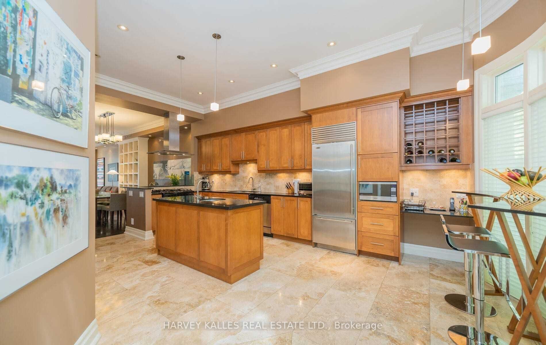 421 Walmer Rd
