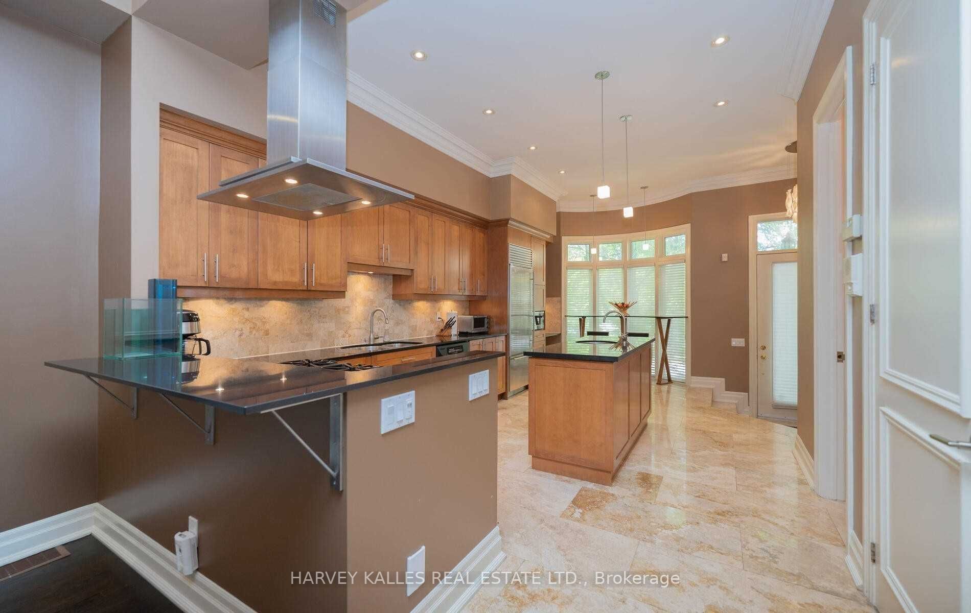 421 Walmer Rd