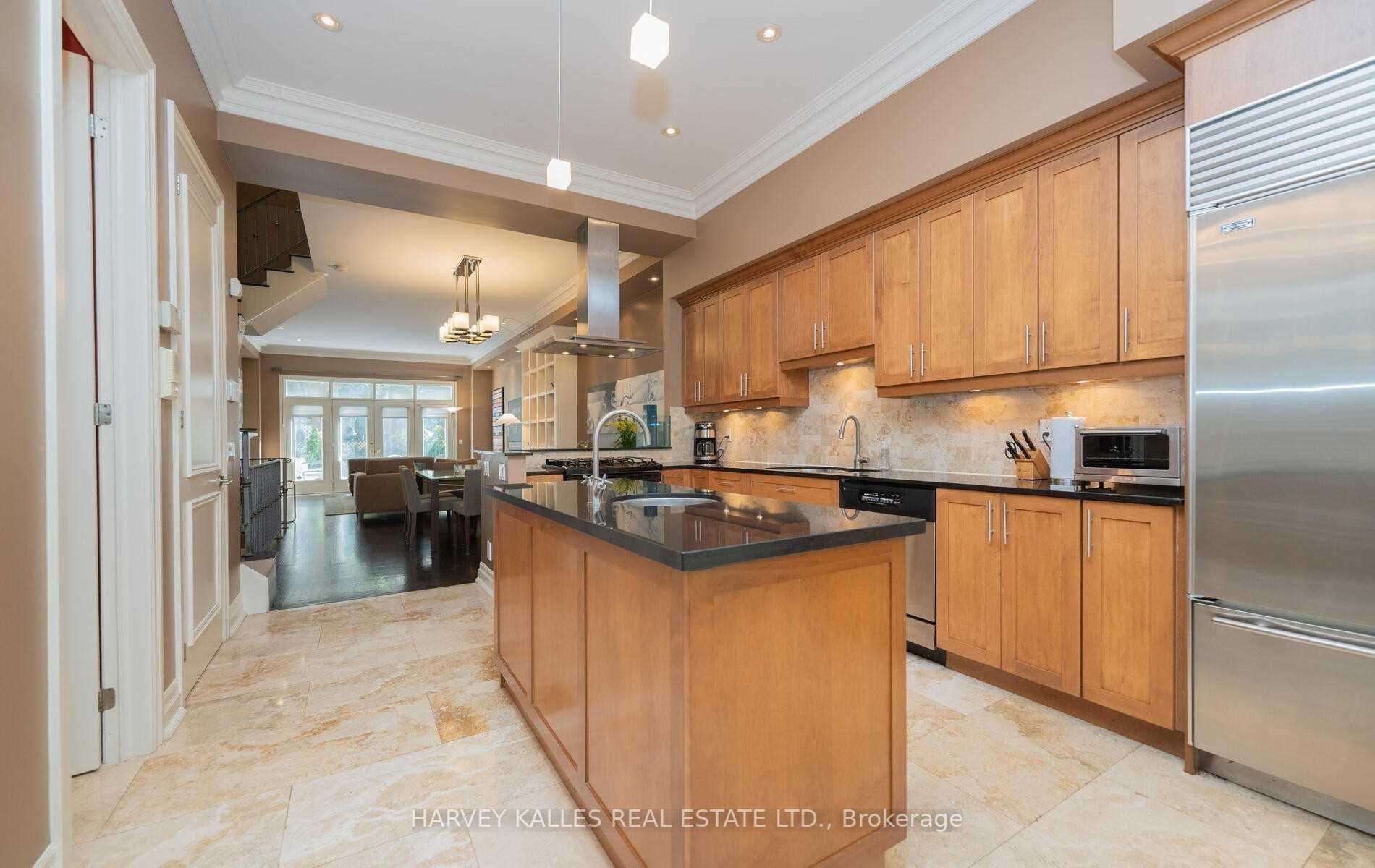 421 Walmer Rd
