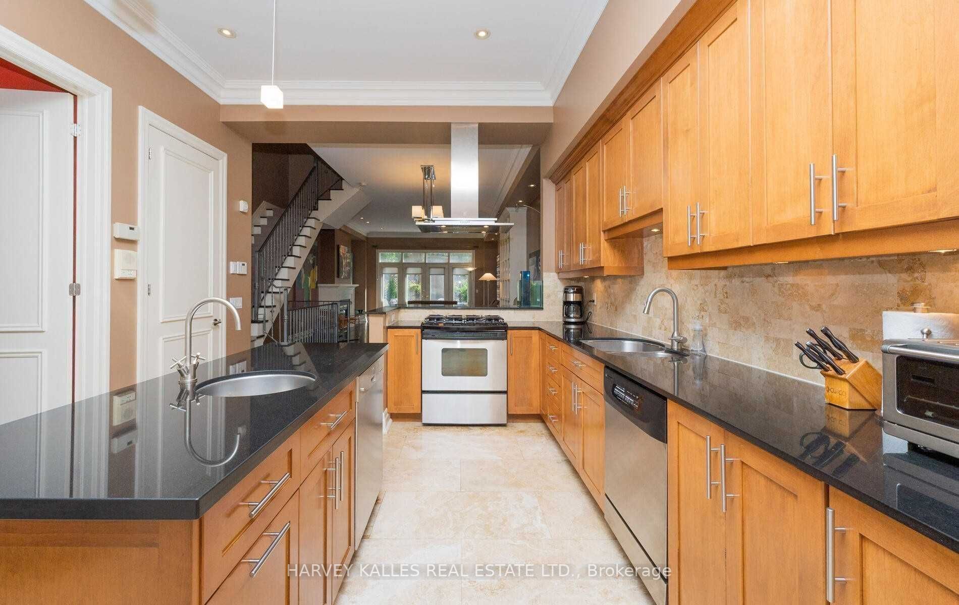 421 Walmer Rd