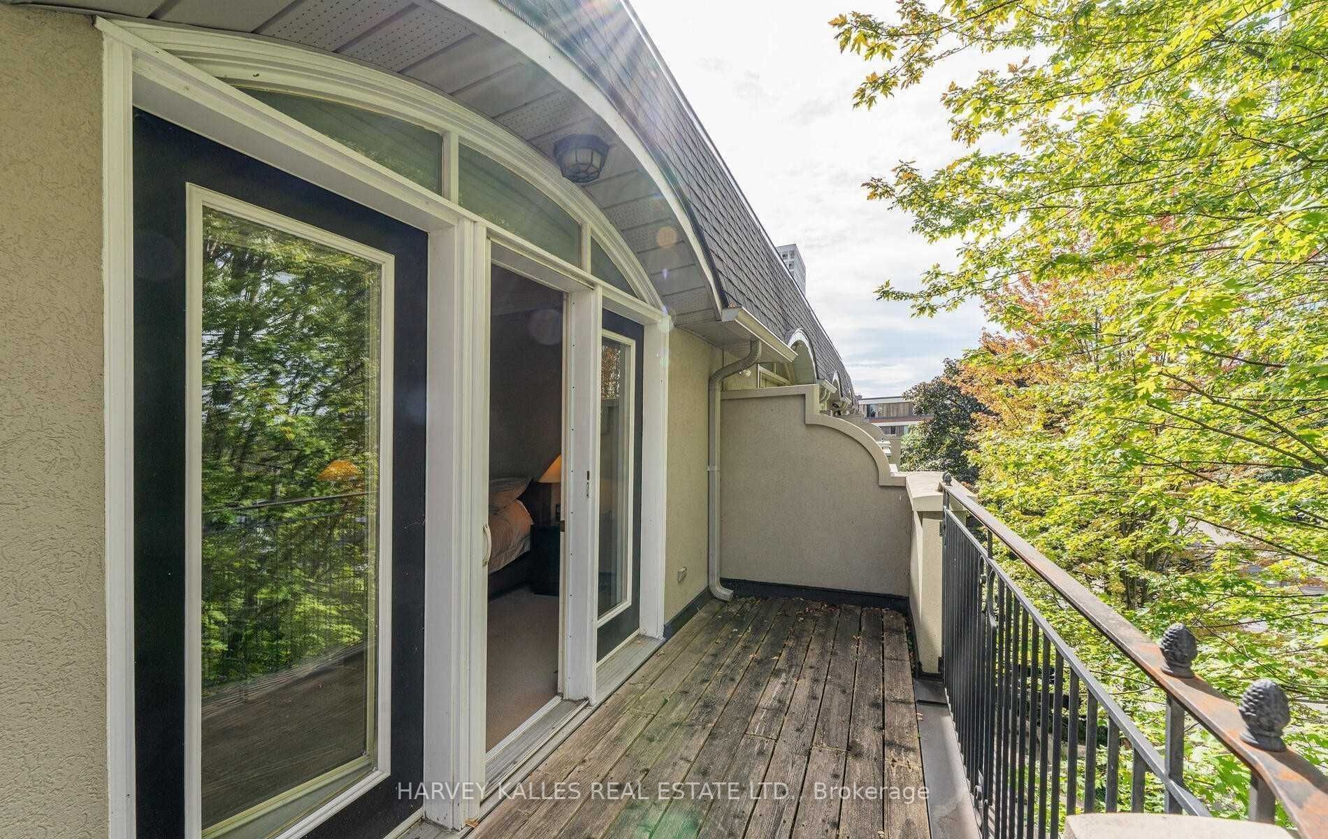 421 Walmer Rd