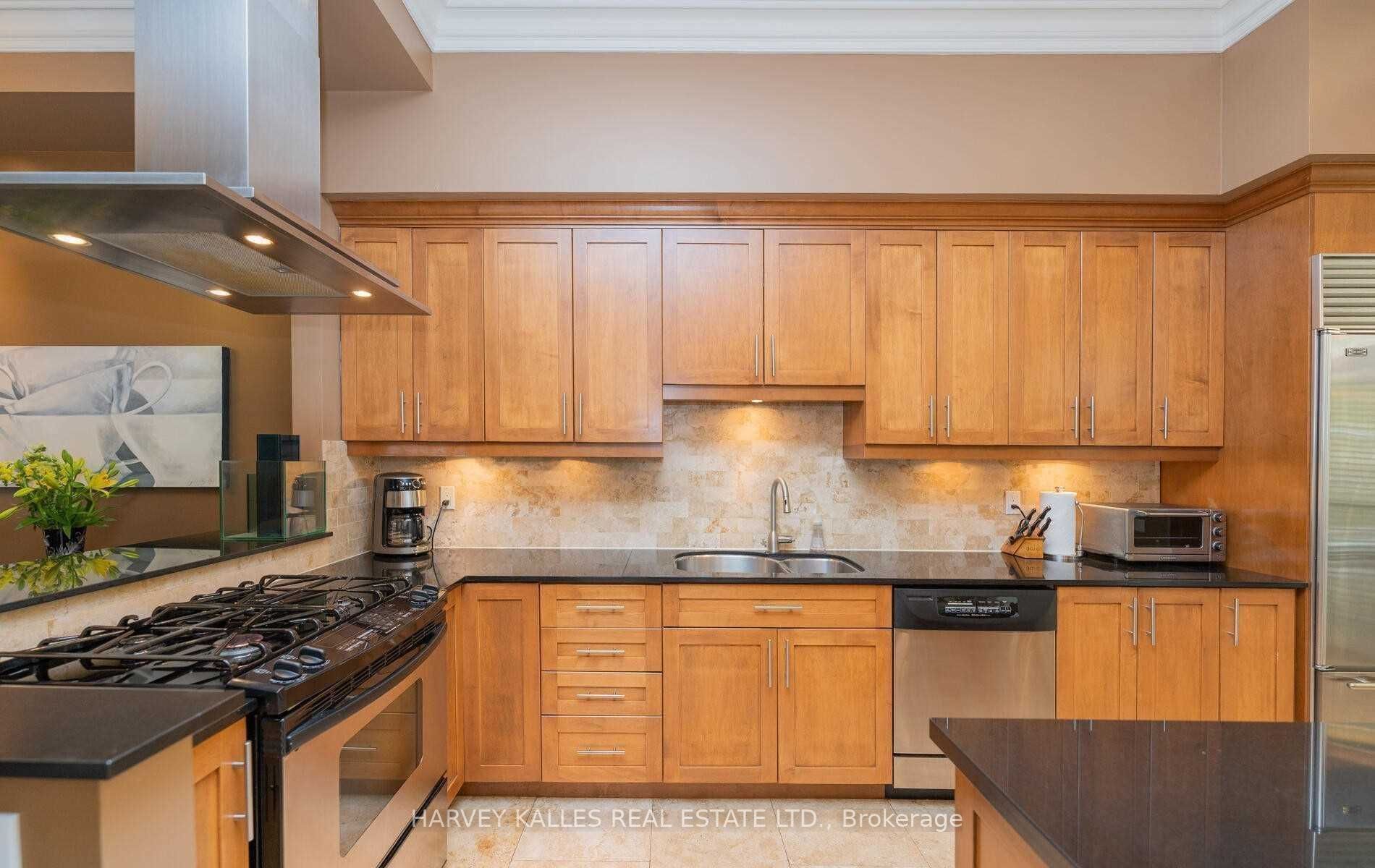421 Walmer Rd